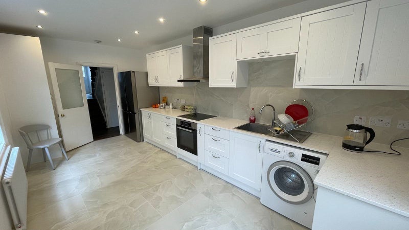Room Taybridge Road in Greater London