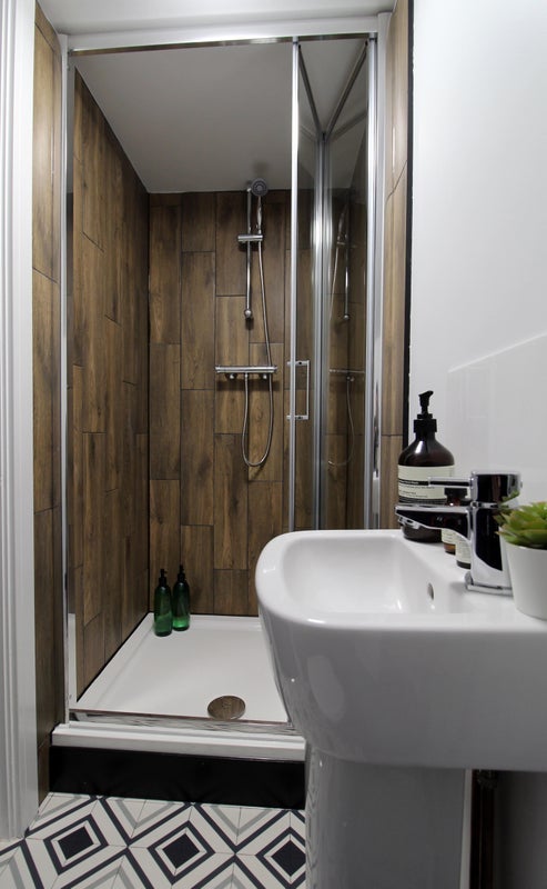 Room Manchester Road in Tameside