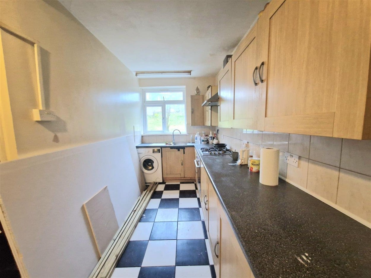 House Grand Avenue in Greater London