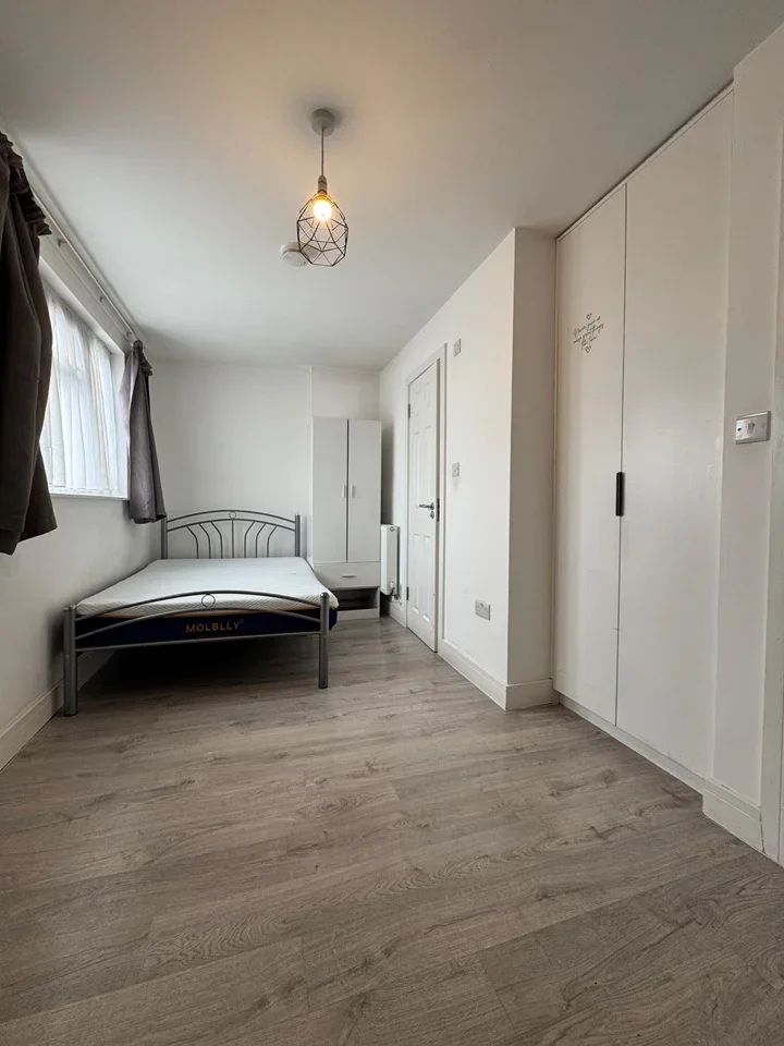 Flat Great Cambridge Road in Greater London