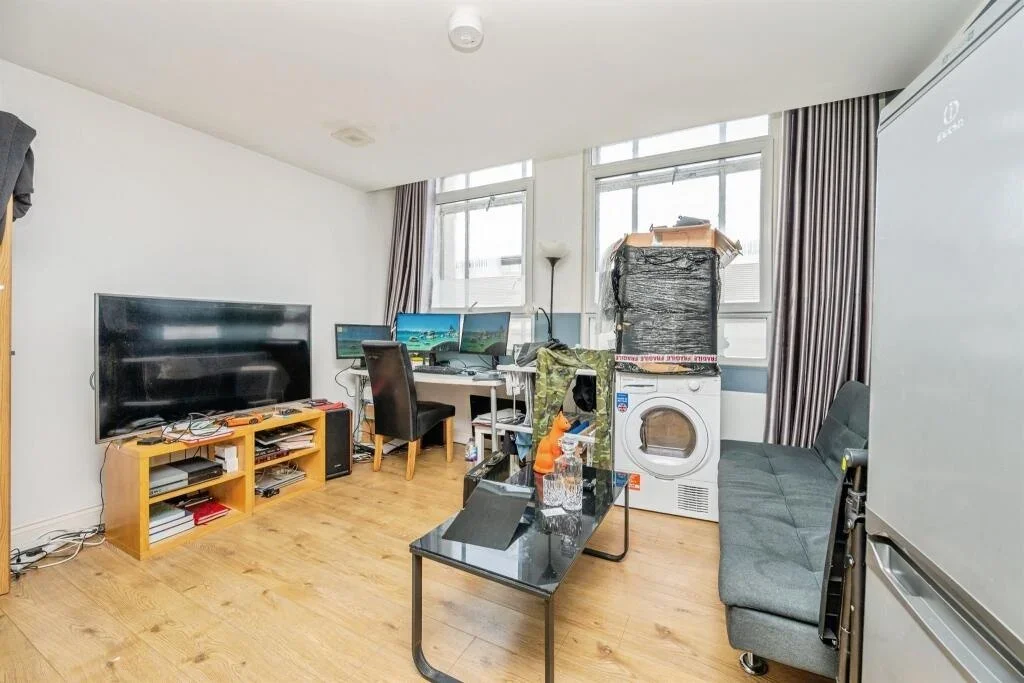 Flat Great Charles Street Queensway in Birmingham