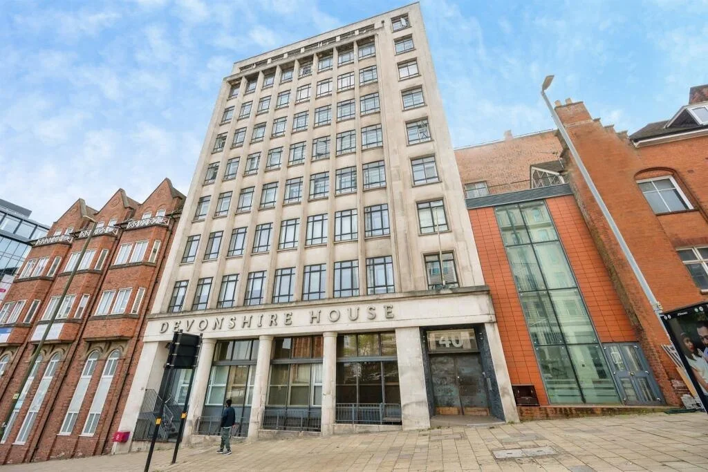 Flat Great Charles Street Queensway in Birmingham