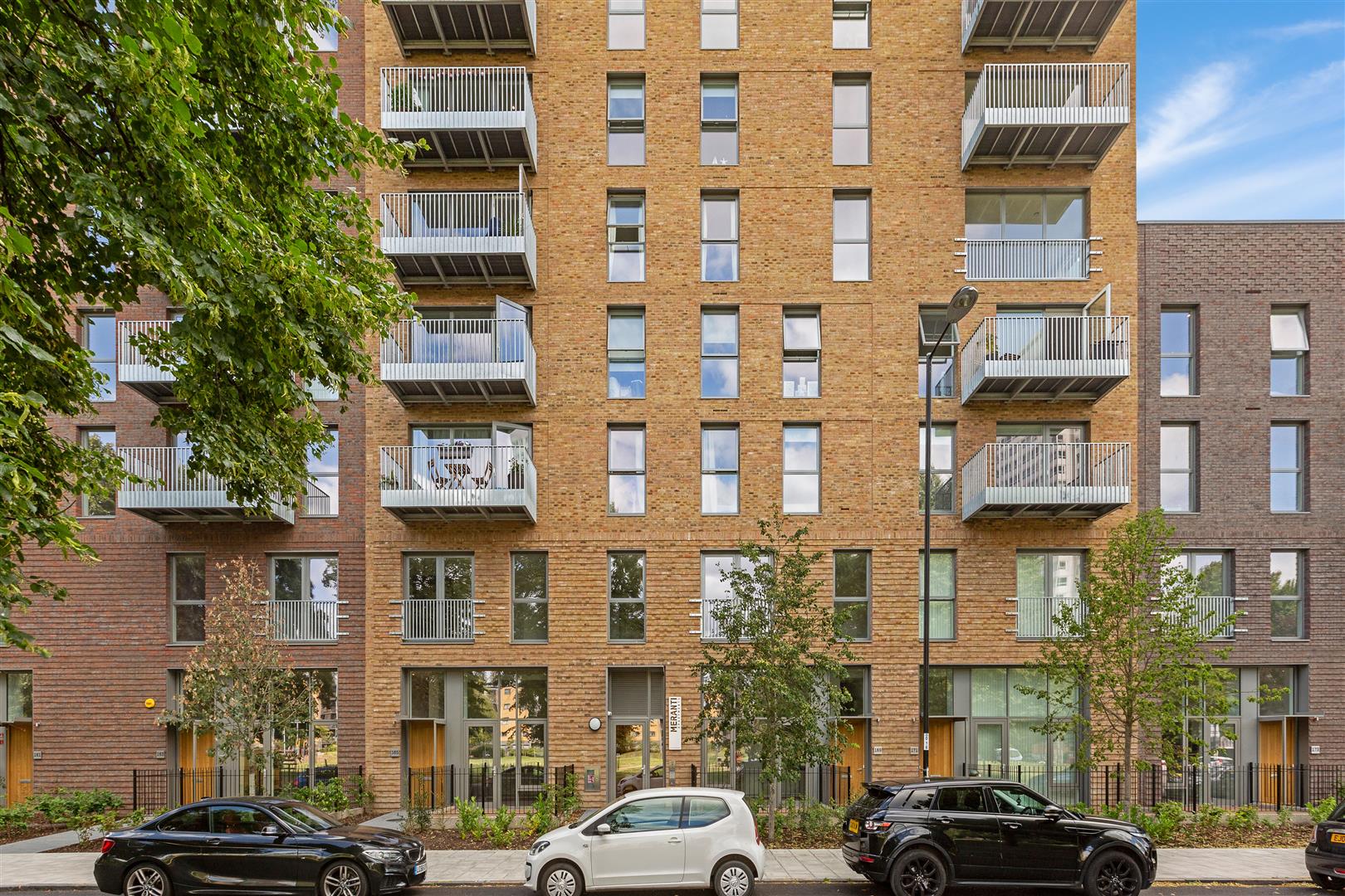 Flat Timberyard Street in Greater London