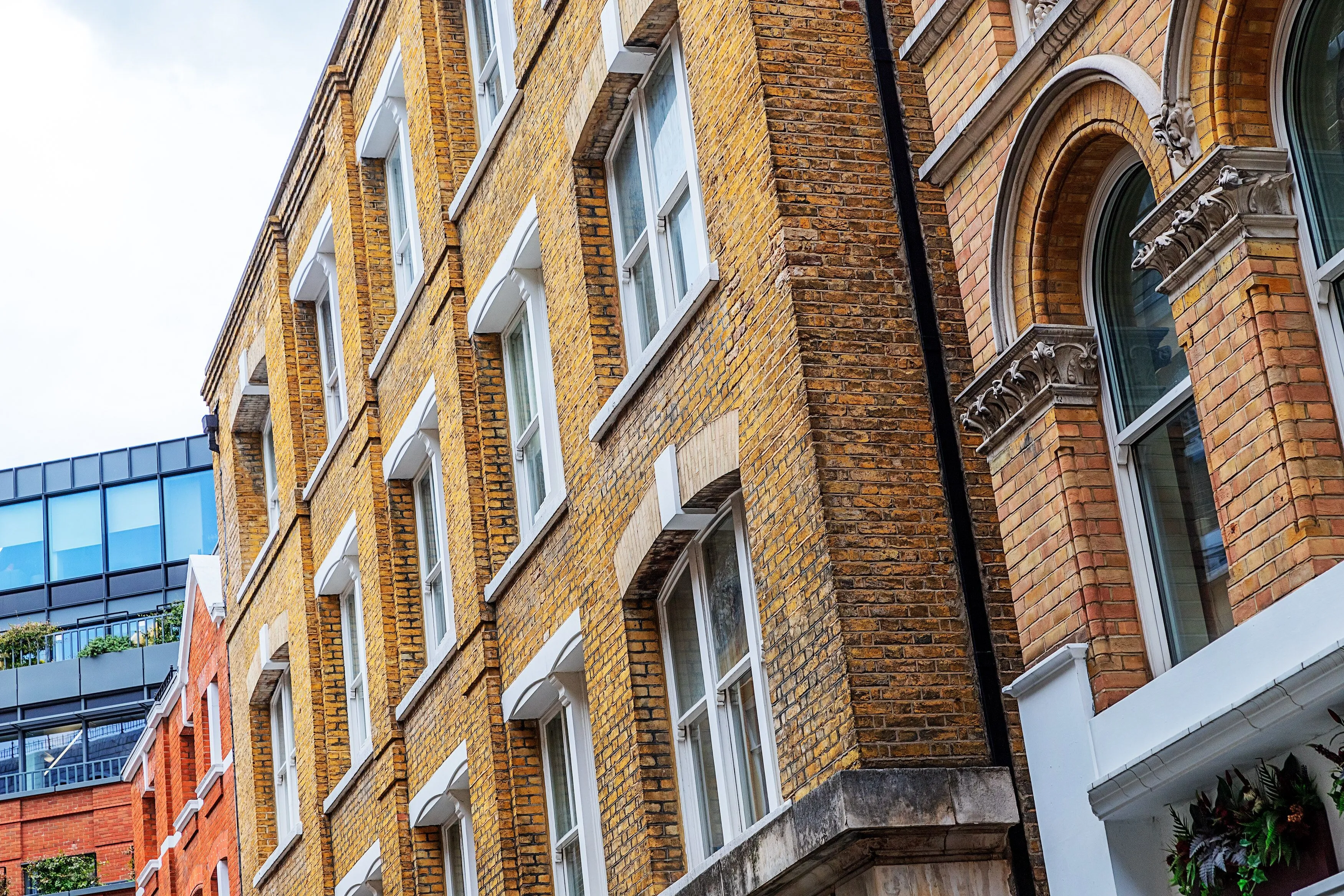 Flat Black Friars Lane in City of London