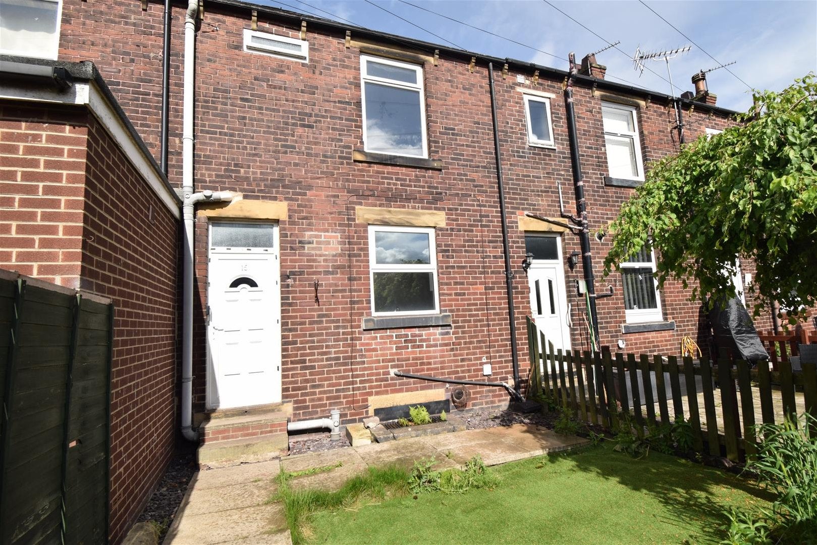 House Woodbine Street in Wakefield