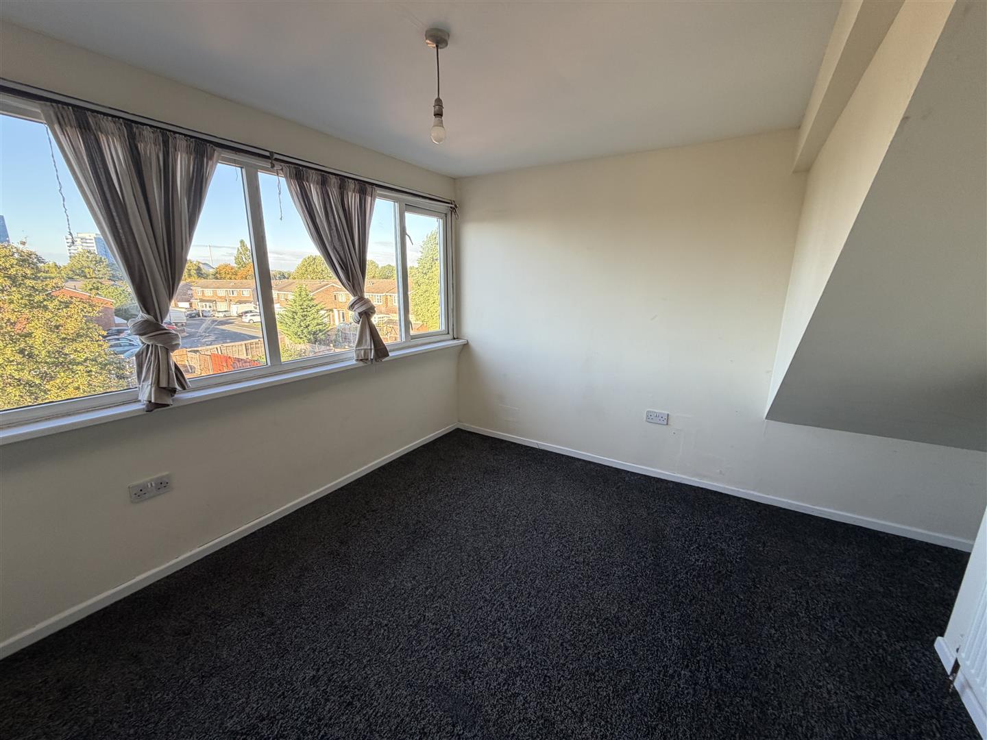 House Roebuck Lane in Sandwell