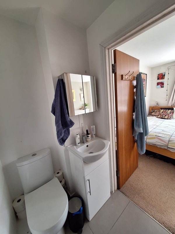 Room Mile End Road in Greater London