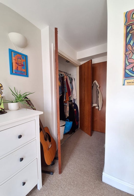 Room Mile End Road in Greater London