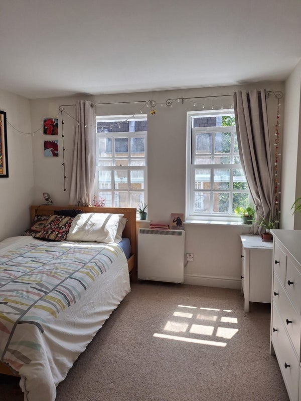 Room Mile End Road in Greater London