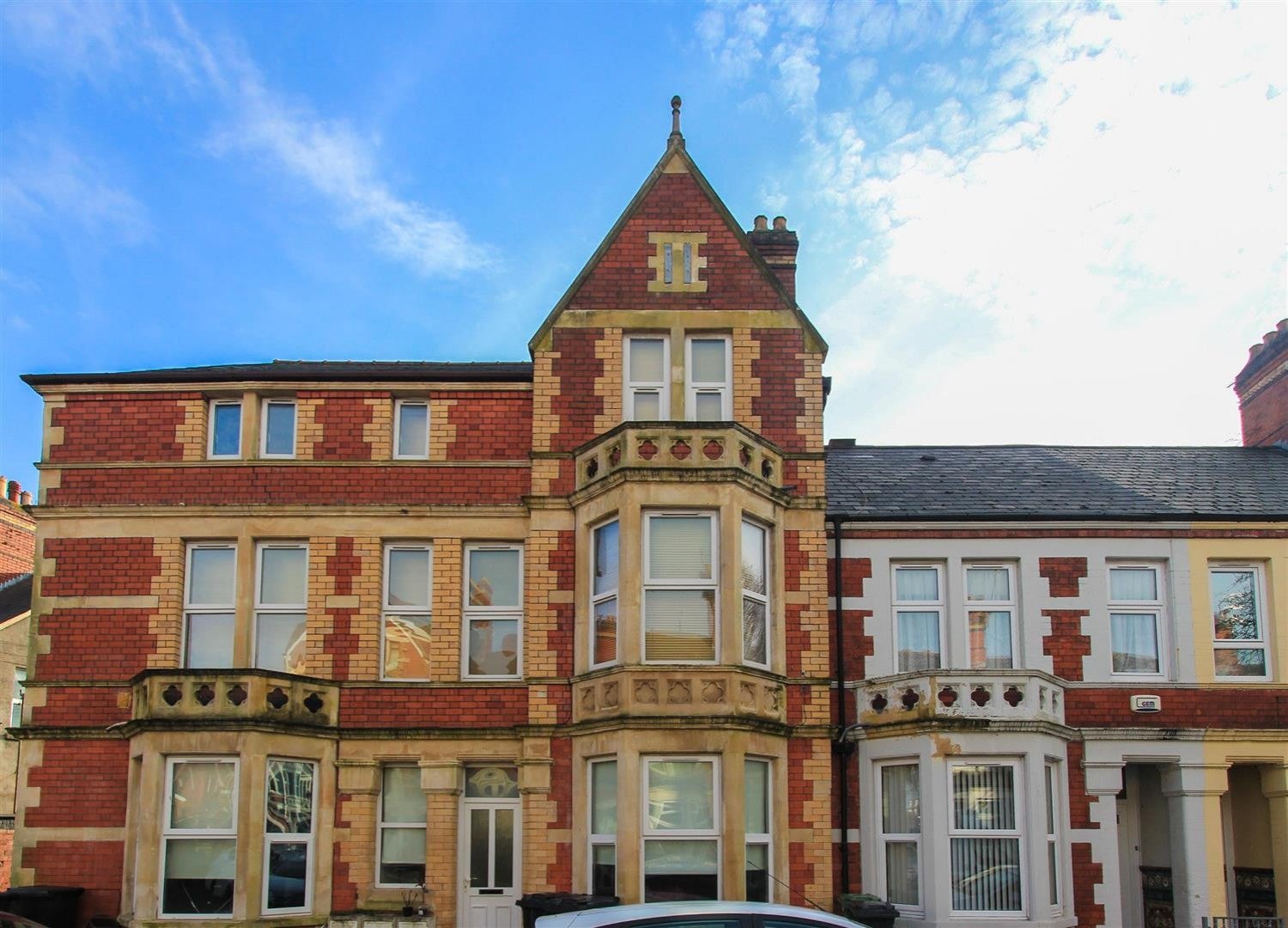Flat Cymmer Street in Cardiff