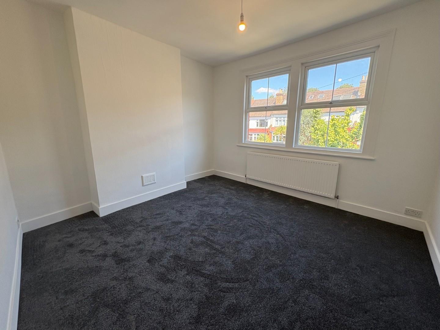 Flat Auckland Hill in Greater London