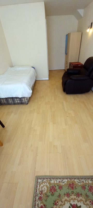 Room Westway in Greater London