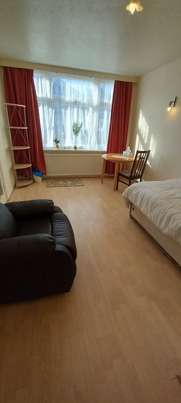 Room Westway in Greater London