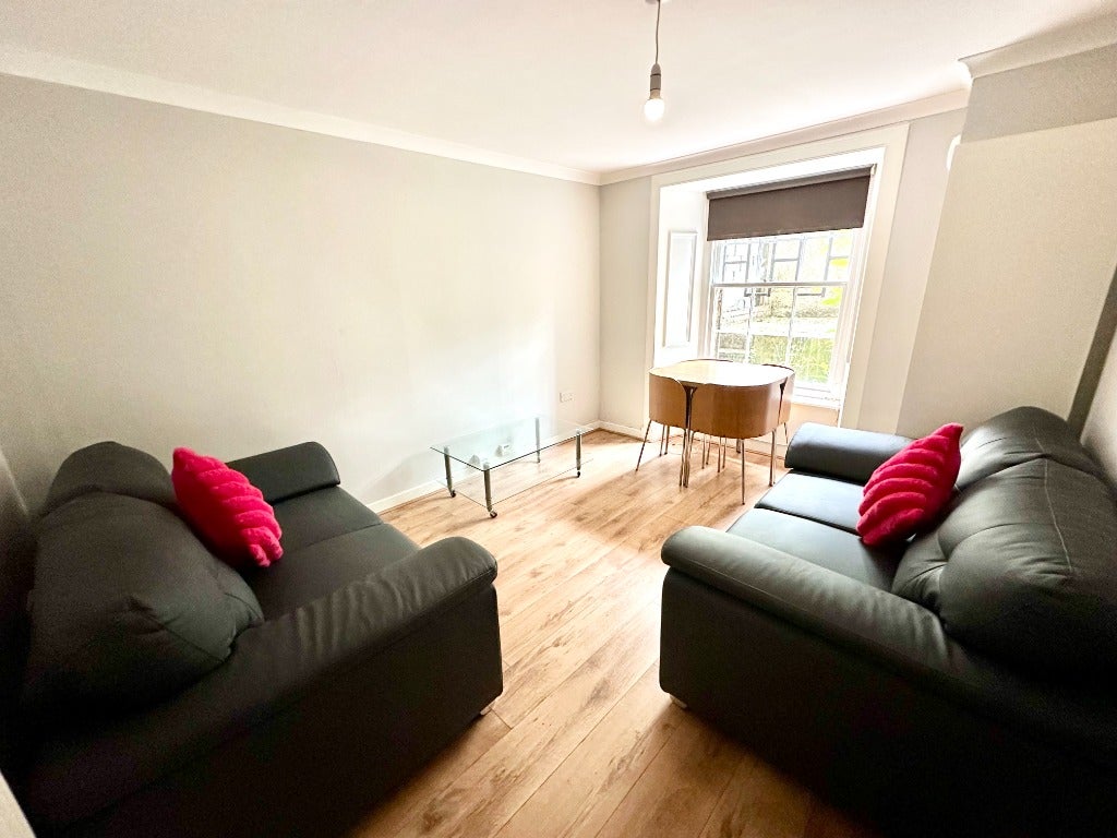 Flat West Princes Street in Glasgow