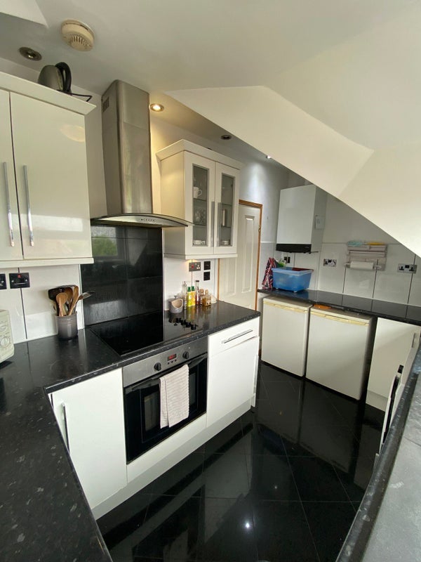 Room Augustus Road in Greater London