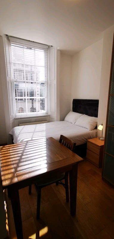 Room Calthorpe Street in Greater London