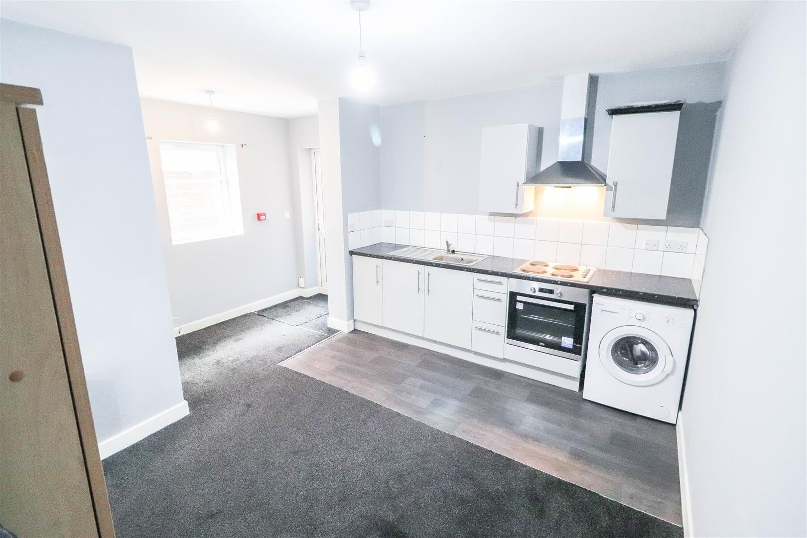 Room Foleshill Road in Coventry