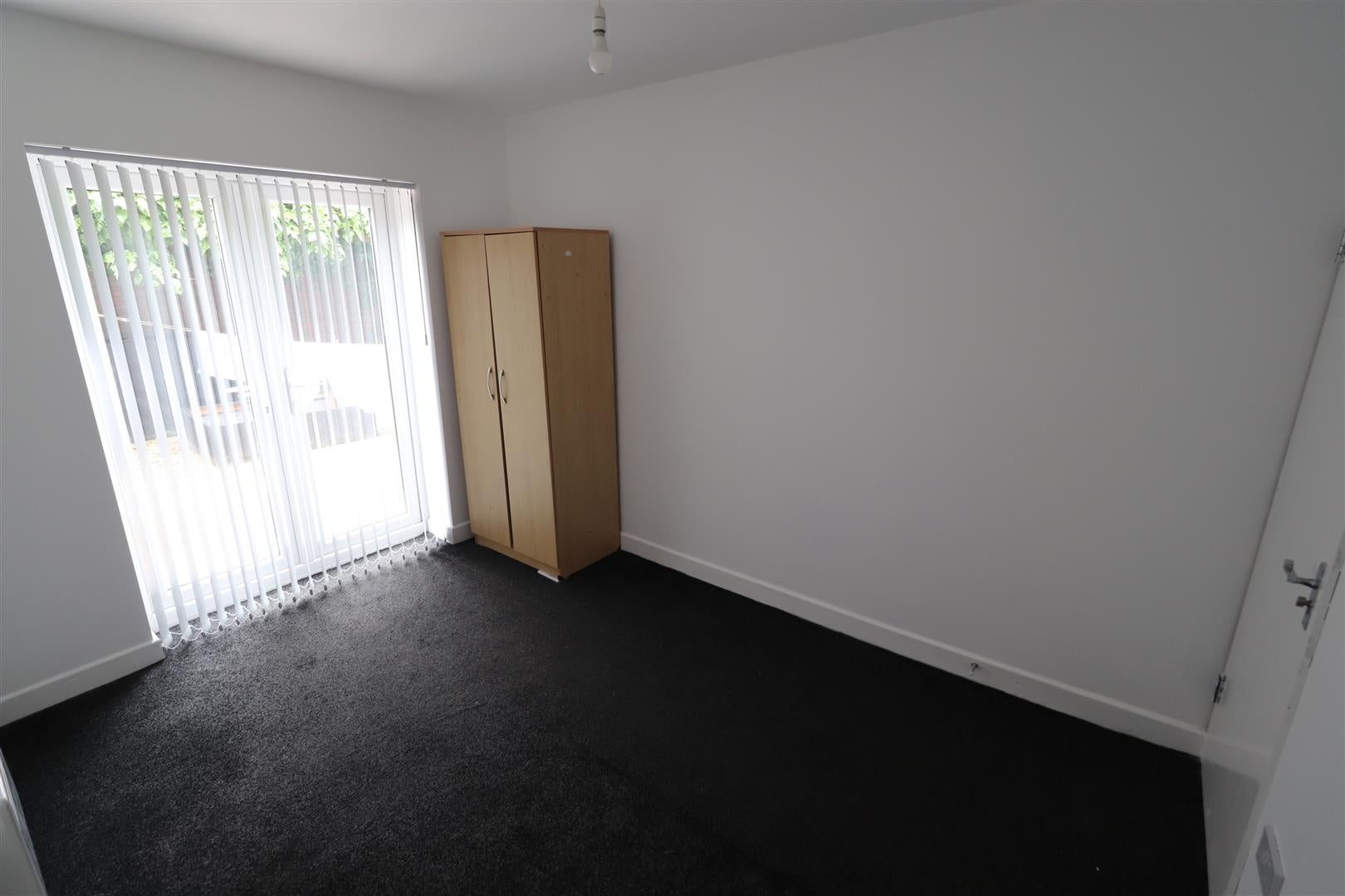 Room Foleshill Road in Coventry
