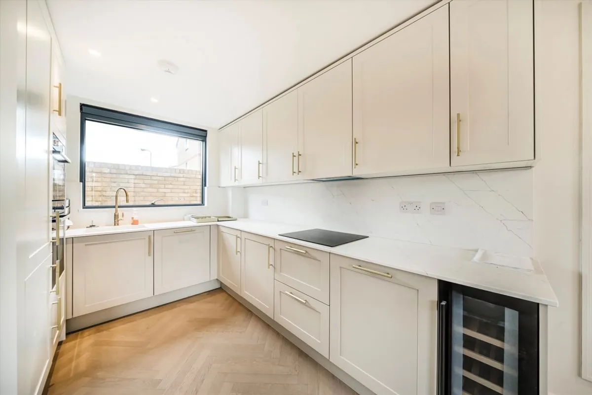 House Bryanston Close in Greater London