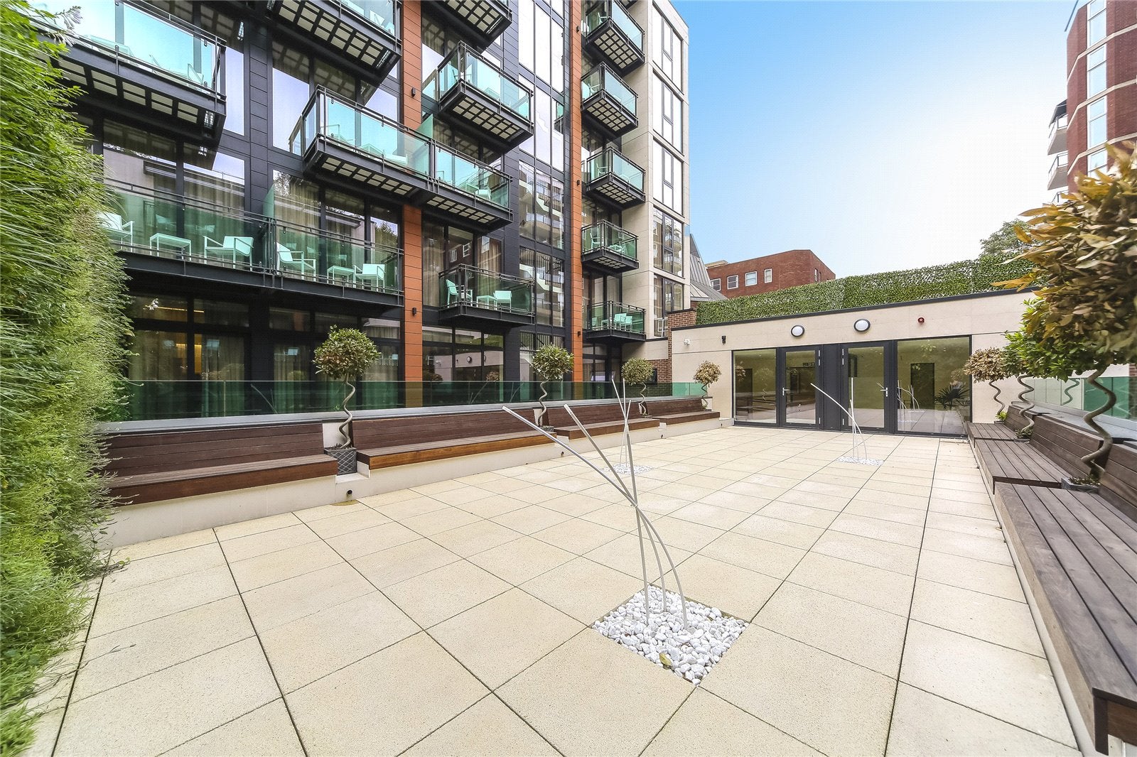 Flat Finchley Road in Greater London