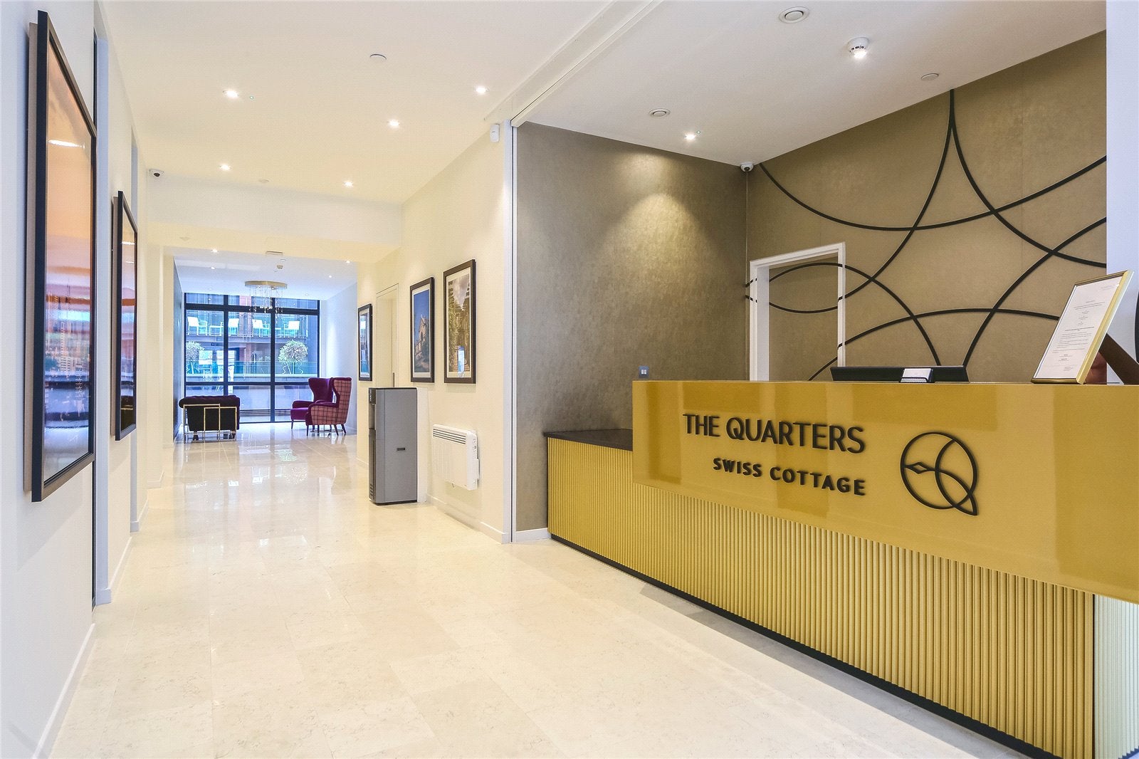 Flat Finchley Road in Greater London