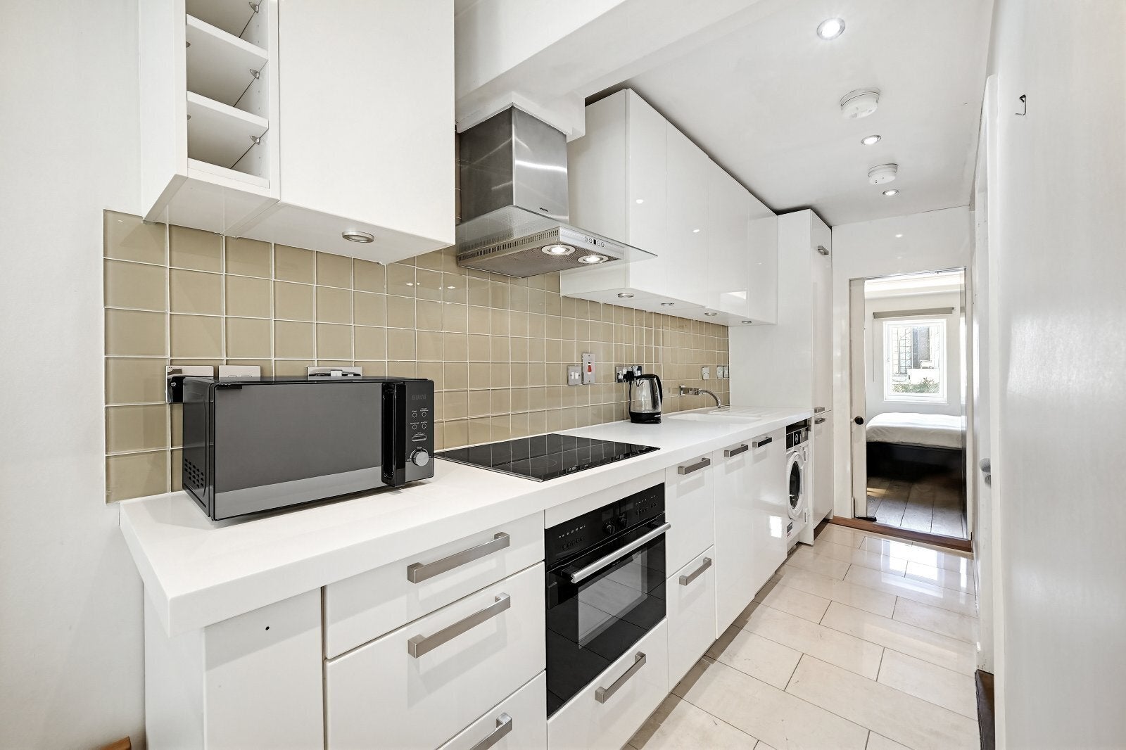 Flat Brompton Square in Greater London