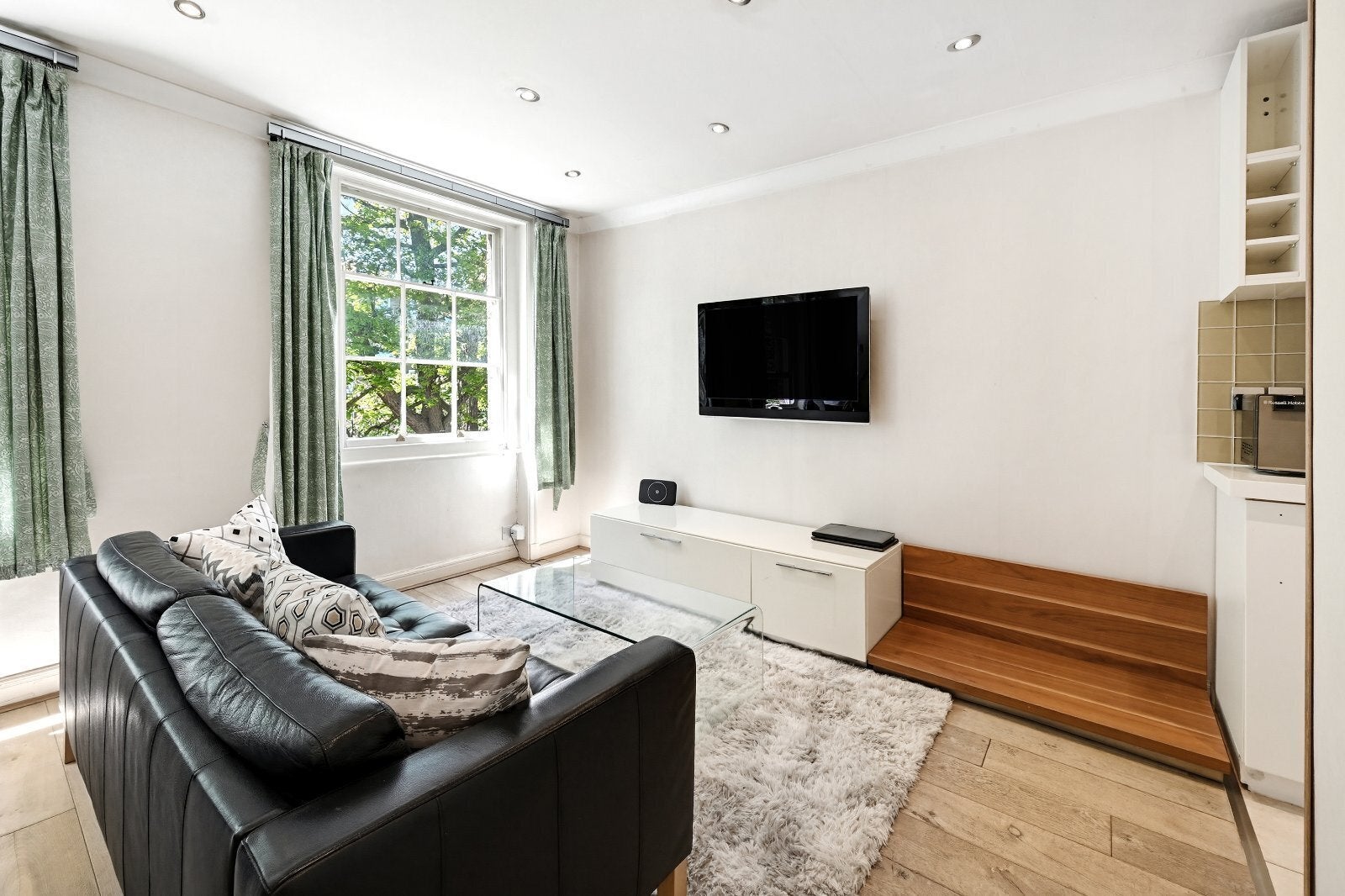 Flat Brompton Square in Greater London