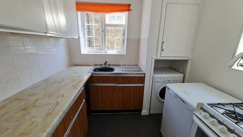 Flat Nelson Road in Greater London