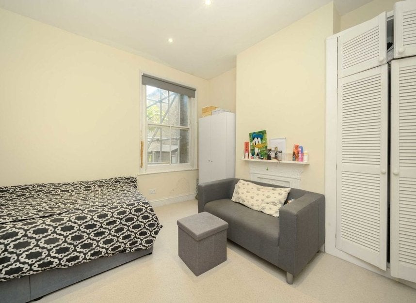 Flat Wood Lane in Greater London