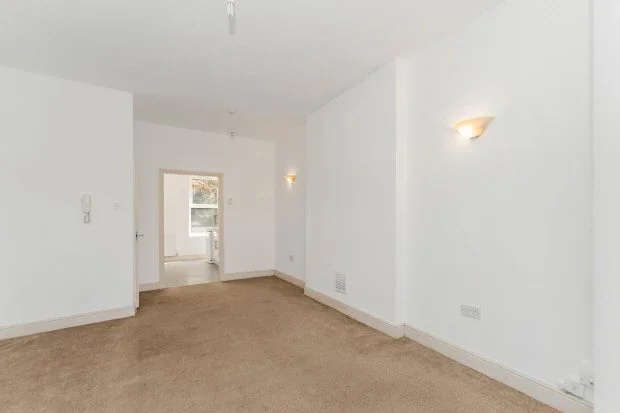 Flat Marmora Road in Greater London