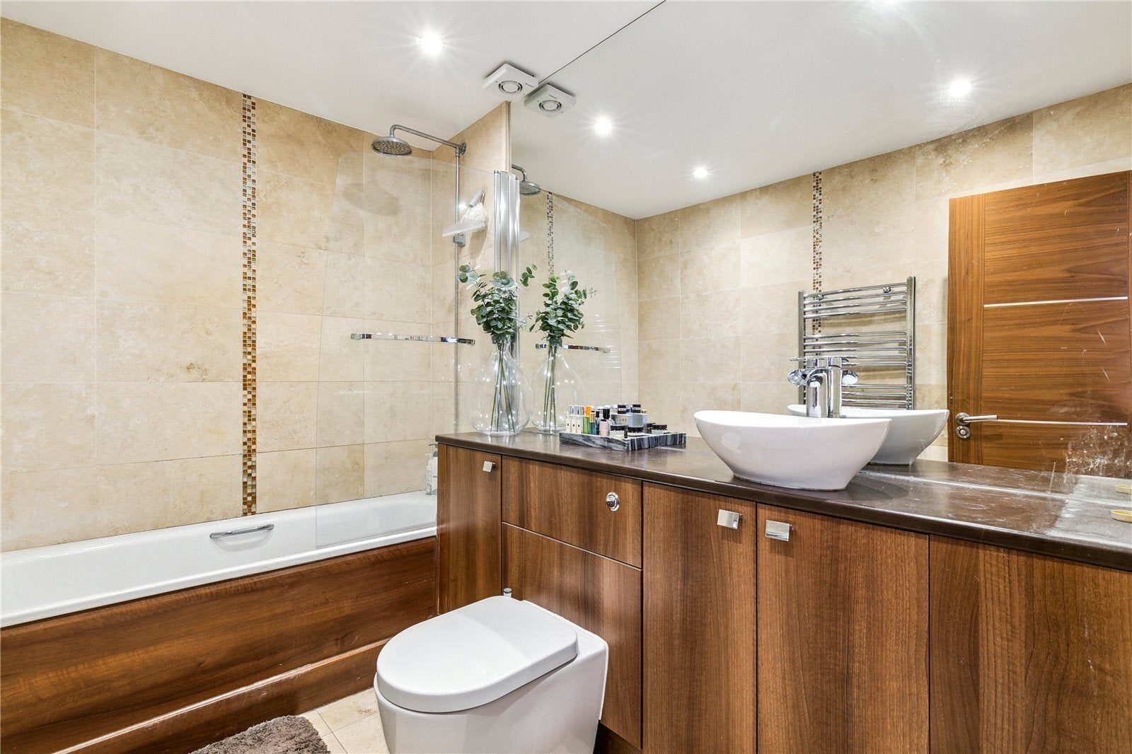 Flat Galesbury Road in Greater London