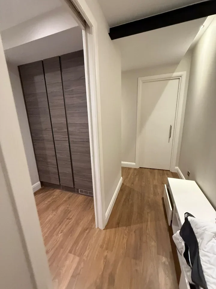 Room City Road in Greater London