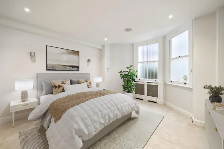 Flat Egerton Gardens in Greater London