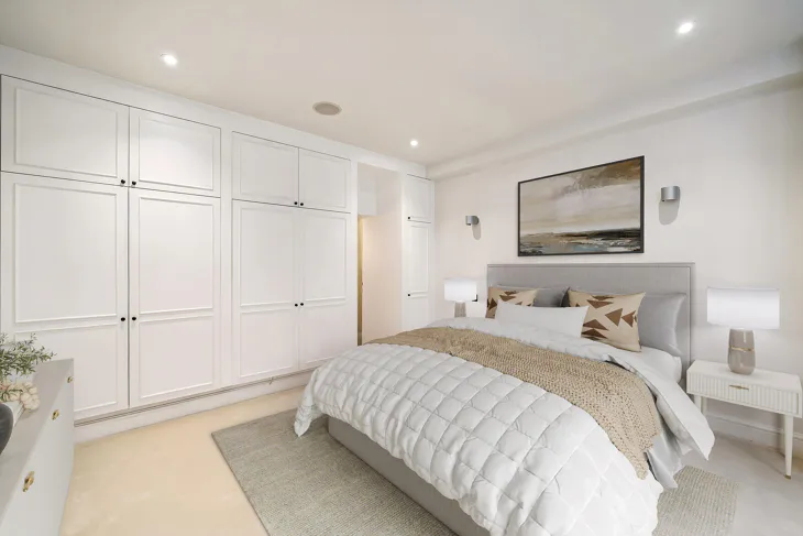 Flat Egerton Gardens in Greater London