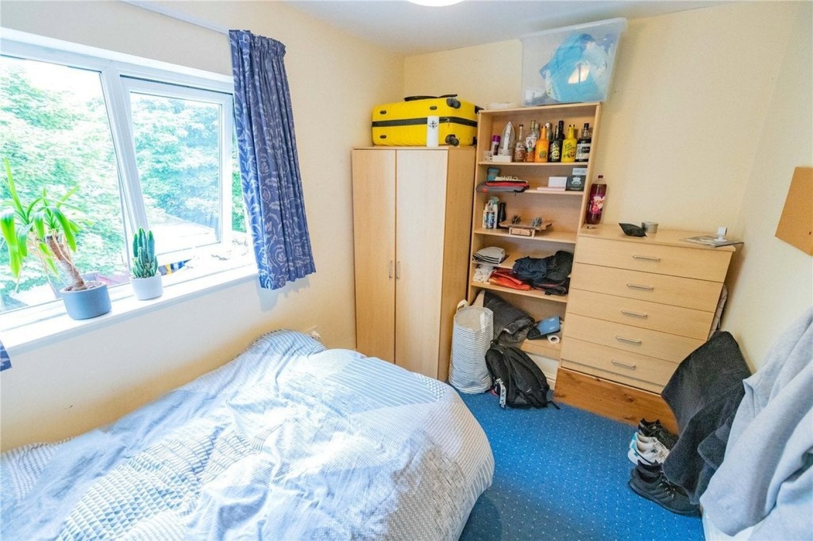 Room Heeley Road in Birmingham
