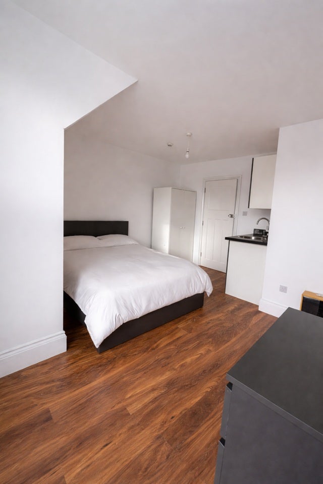 Room Clifton Road in Rugby
