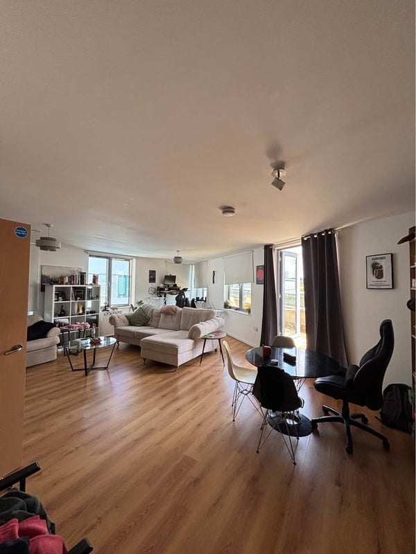 Room Canons Way in Bristol