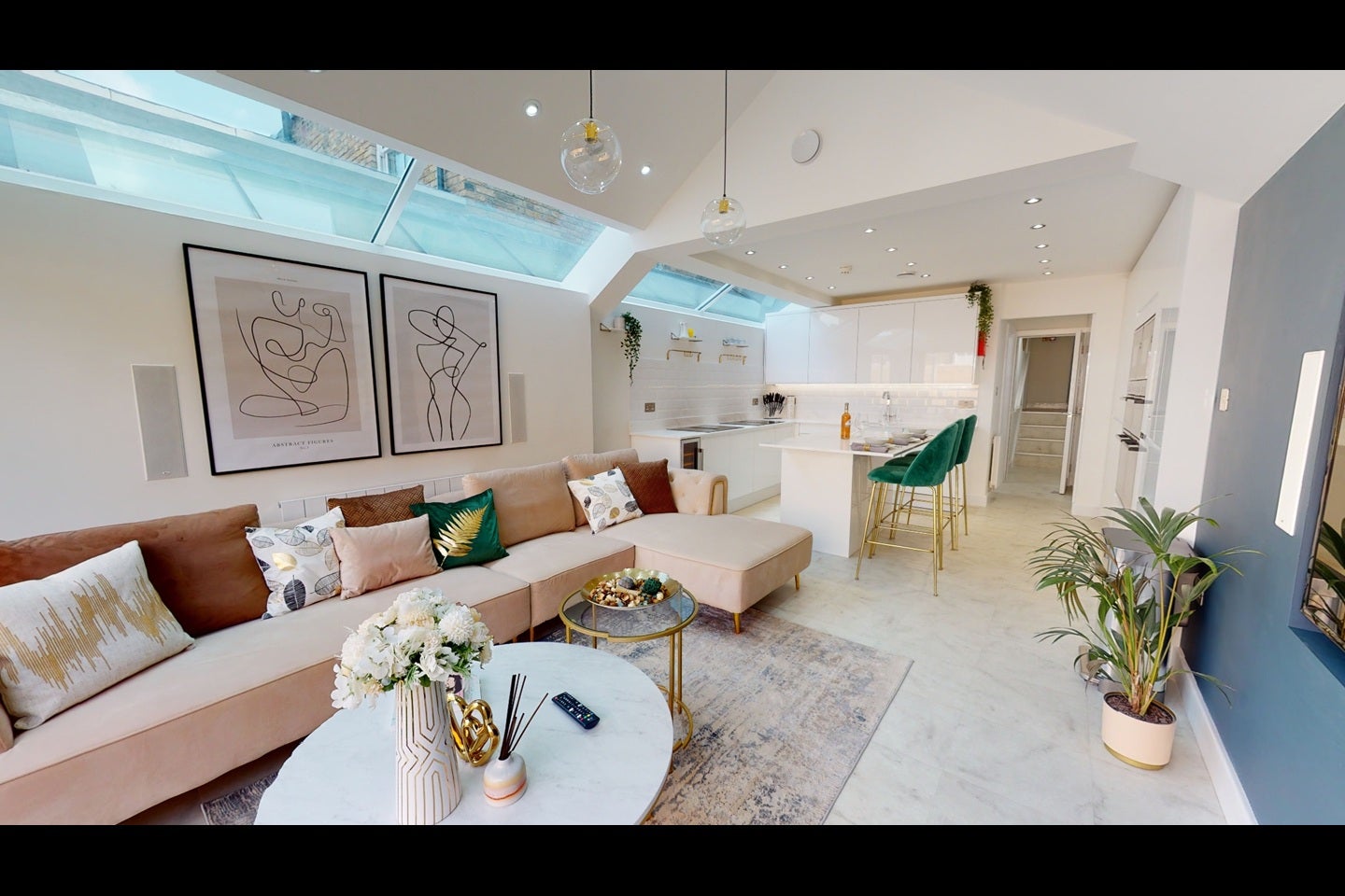Room Lochaline Street in Greater London