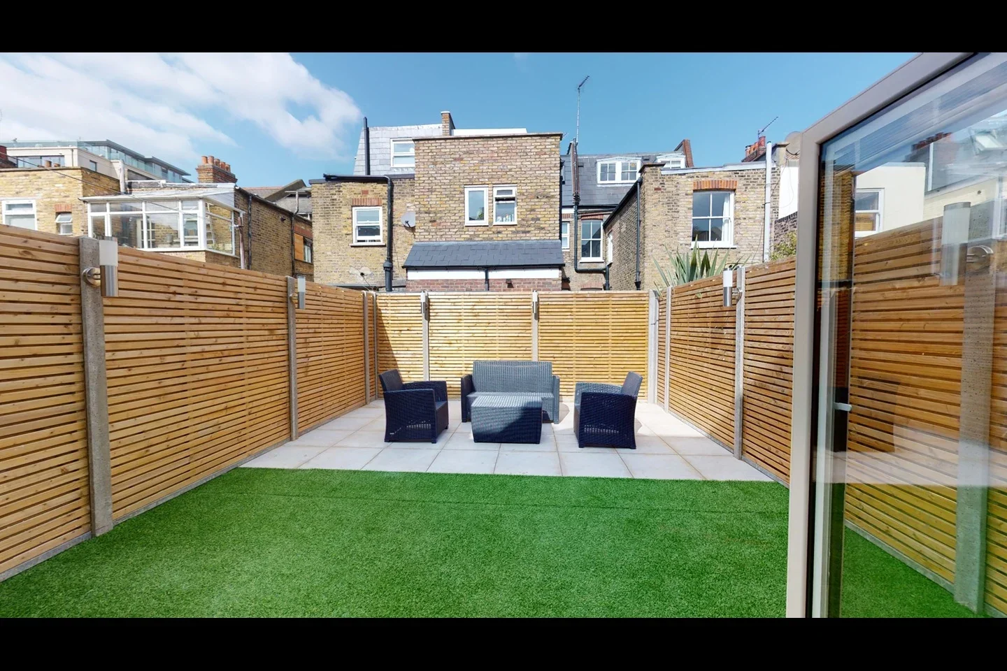 Room Lochaline Street in Greater London