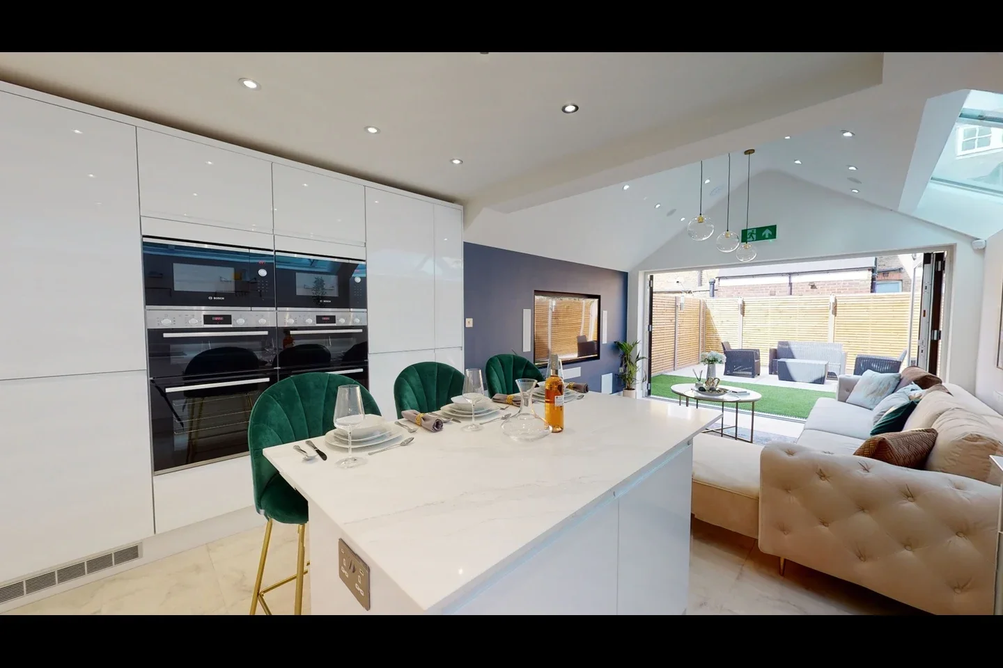 Room Lochaline Street in Greater London