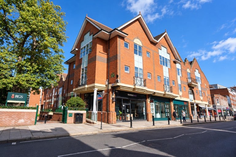 Flat High Street in Guildford