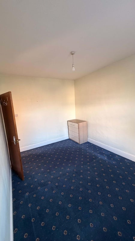 House Warwick Gardens in Greater London