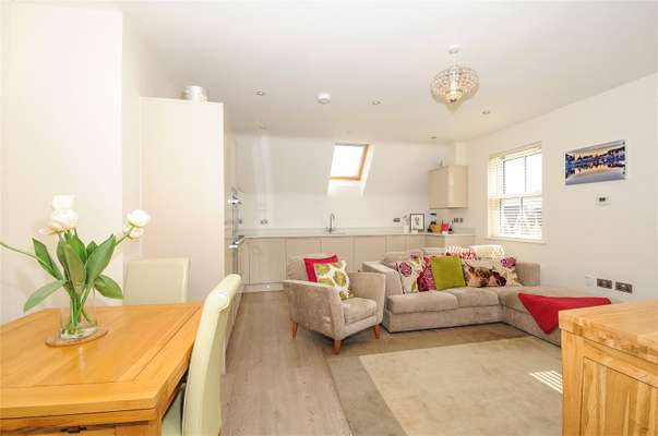 Flat St Leonards Road in Windsor