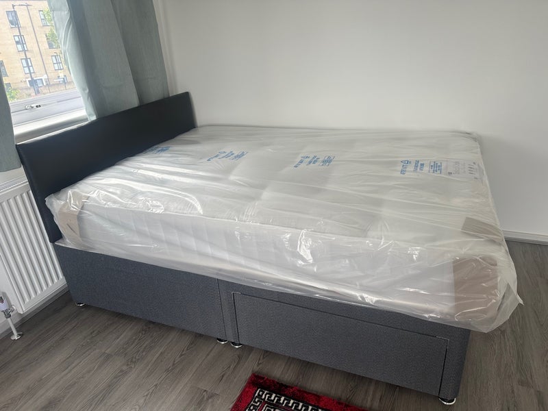 Room Rolls Road in Greater London