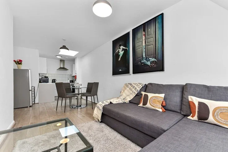 Flat Fonthill Road in Greater London