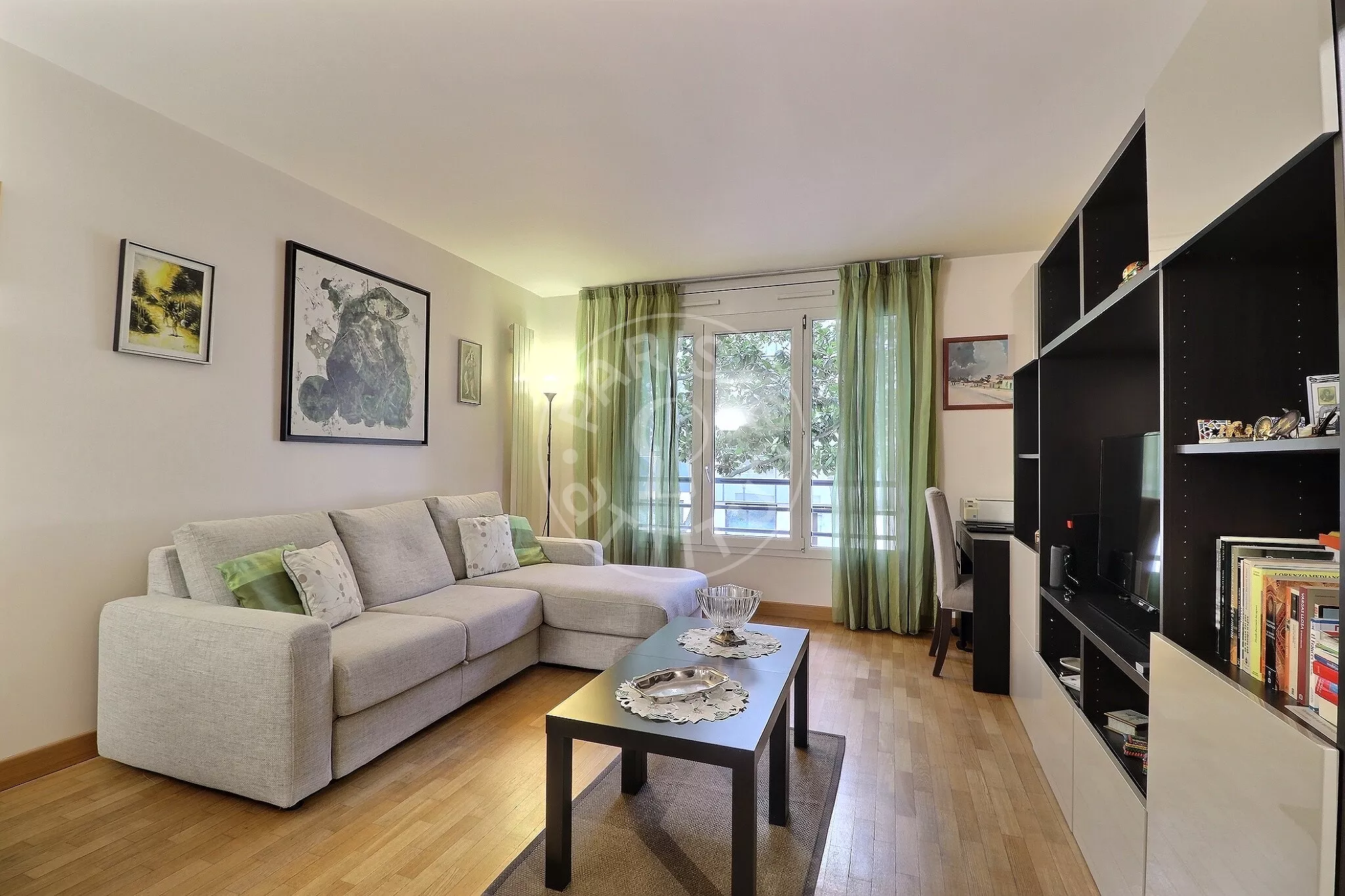 Flat Rue Pierre Lhomme in Courbevoie