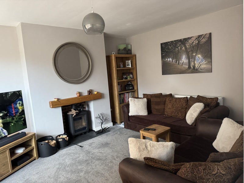 Room Manston Avenue in Leeds