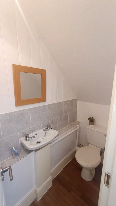 Room St Mary's Road in Greater London
