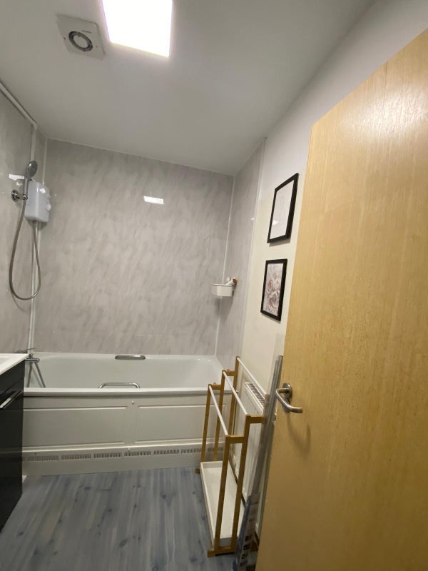 Flat Glaucus Street in Greater London