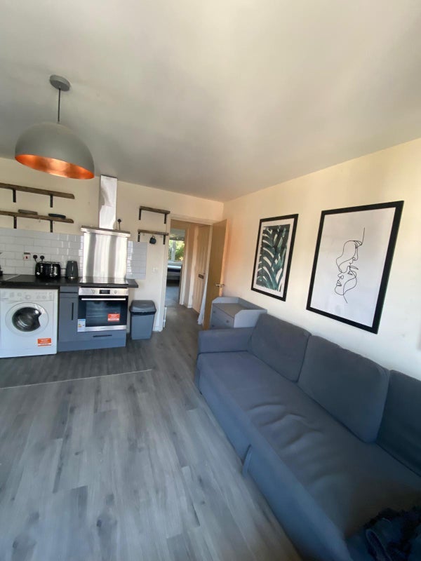 Flat Glaucus Street in Greater London